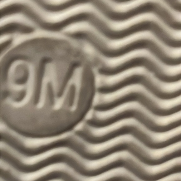 Nine West high top sneaker size 9M - Picture 10 of 10